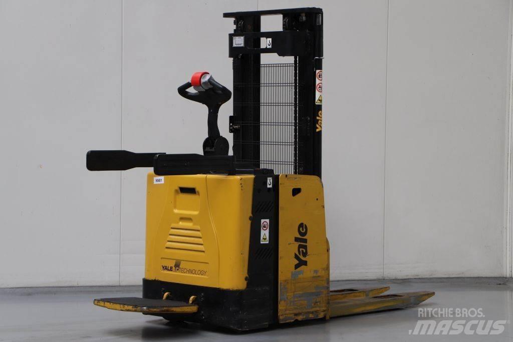 Yale MS12X 手推堆垛车