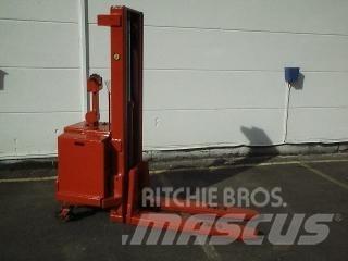BT LSV 1000/5 手推堆垛车