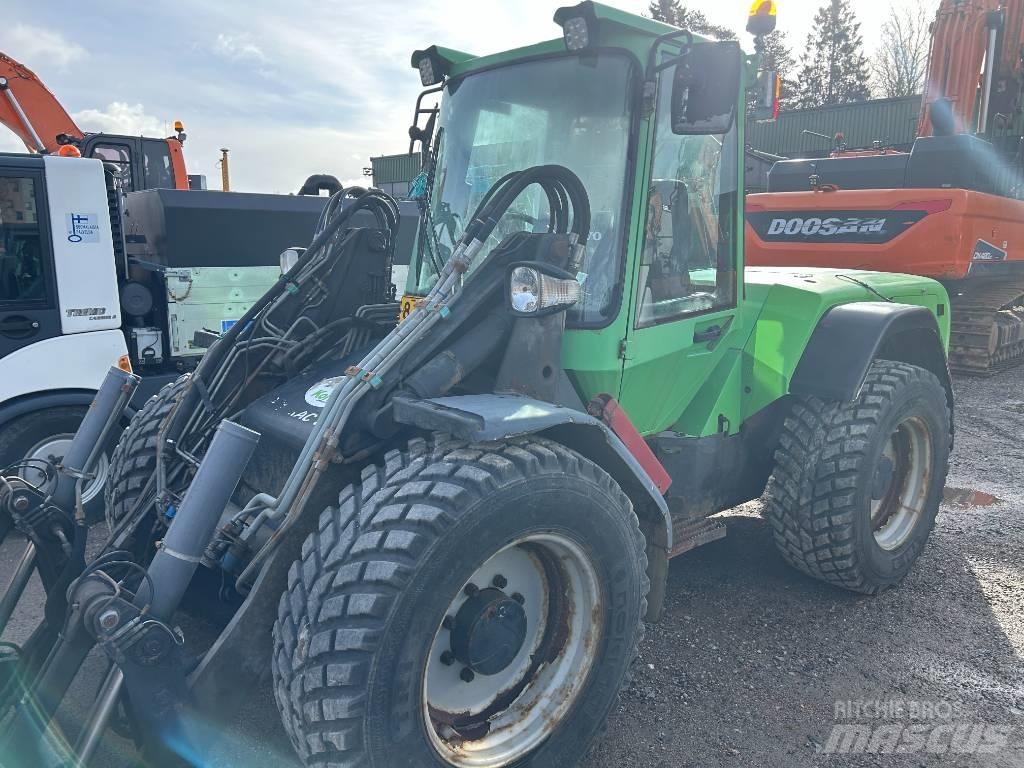 LM Trac 686 小型拖拉机