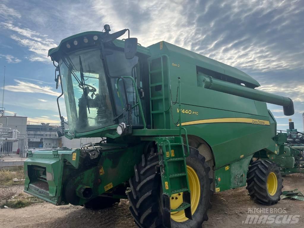 John Deere W 440 PTC 联合收割机