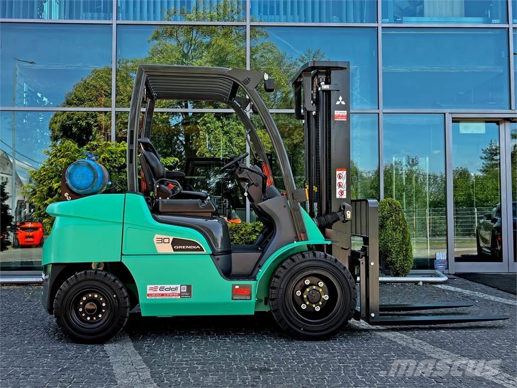 Mitsubishi FG30N 天然气叉车