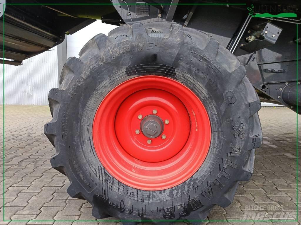 CLAAS Tucano 420 联合收割机