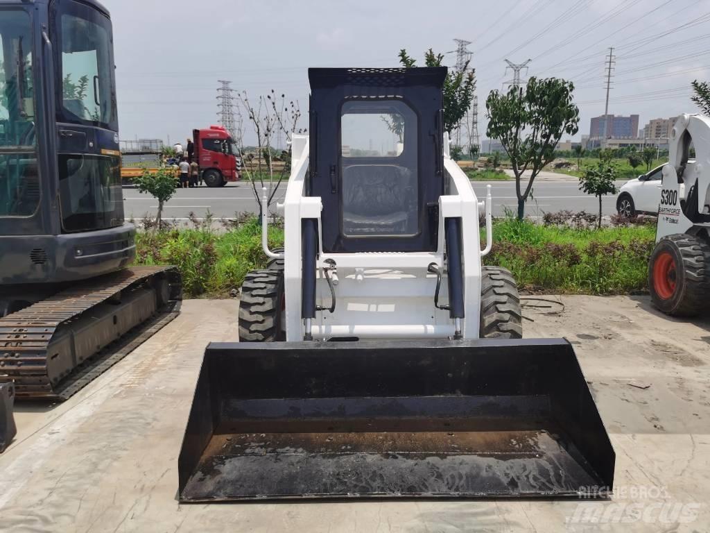 Bobcat S 130 滑移装载机