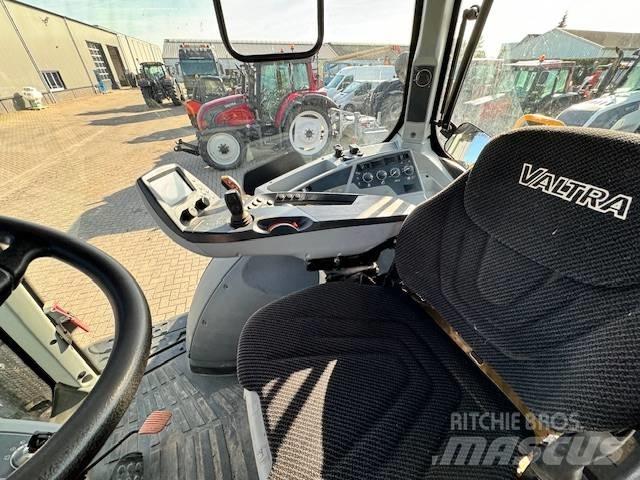 Valtra T214 Versu 拖拉机/农用车