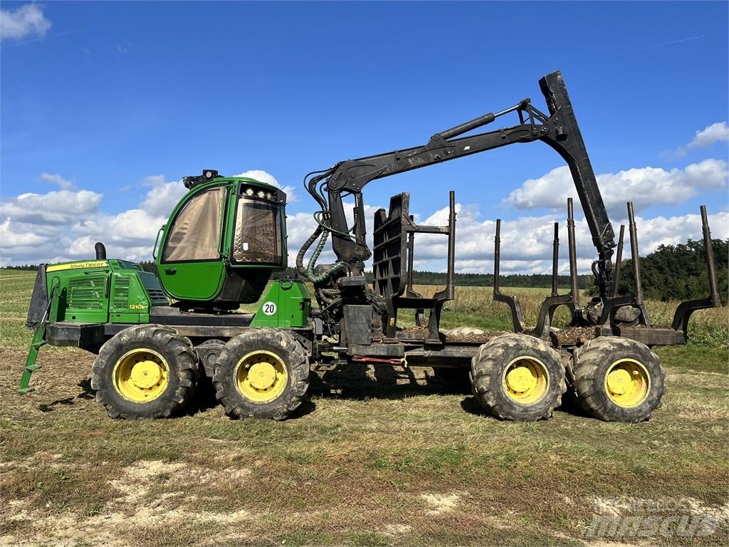 John Deere 1210E 集运机
