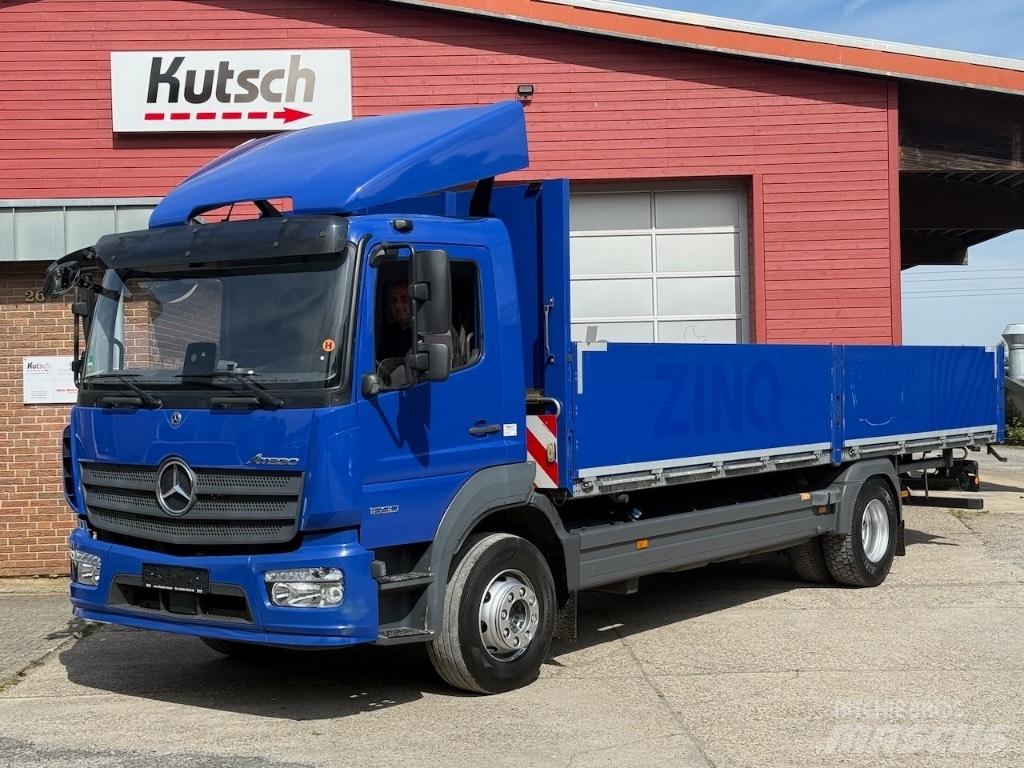 Mercedes-Benz 1630L 平板栏板货车
