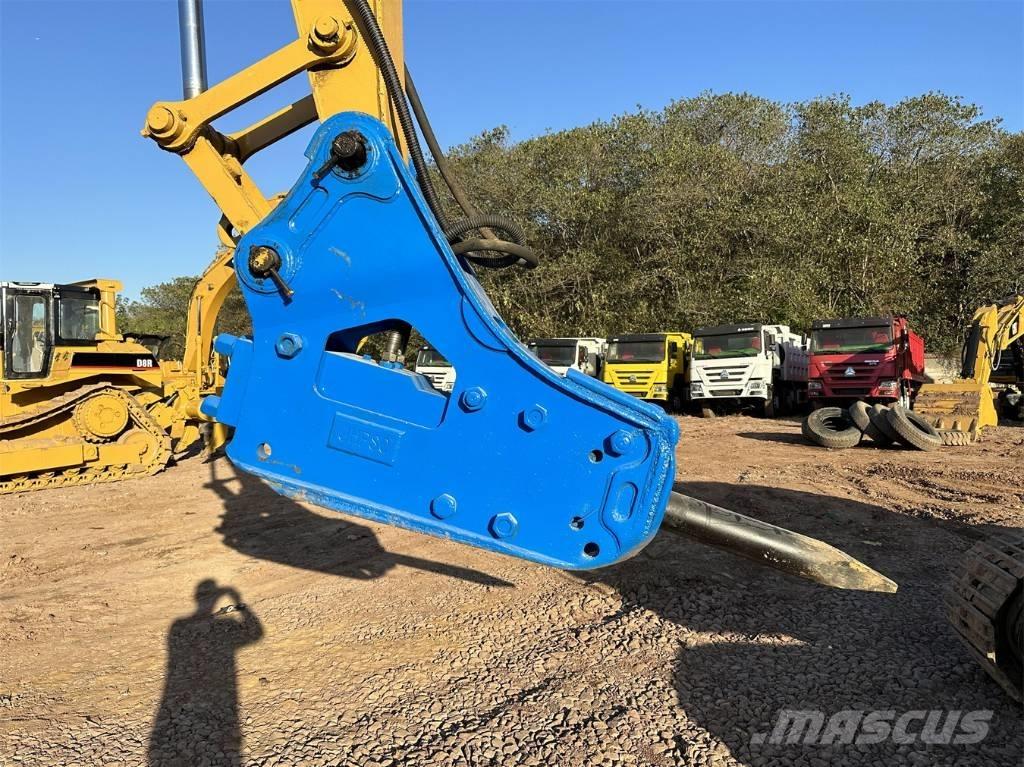 CAT 320 D L 履带挖掘机