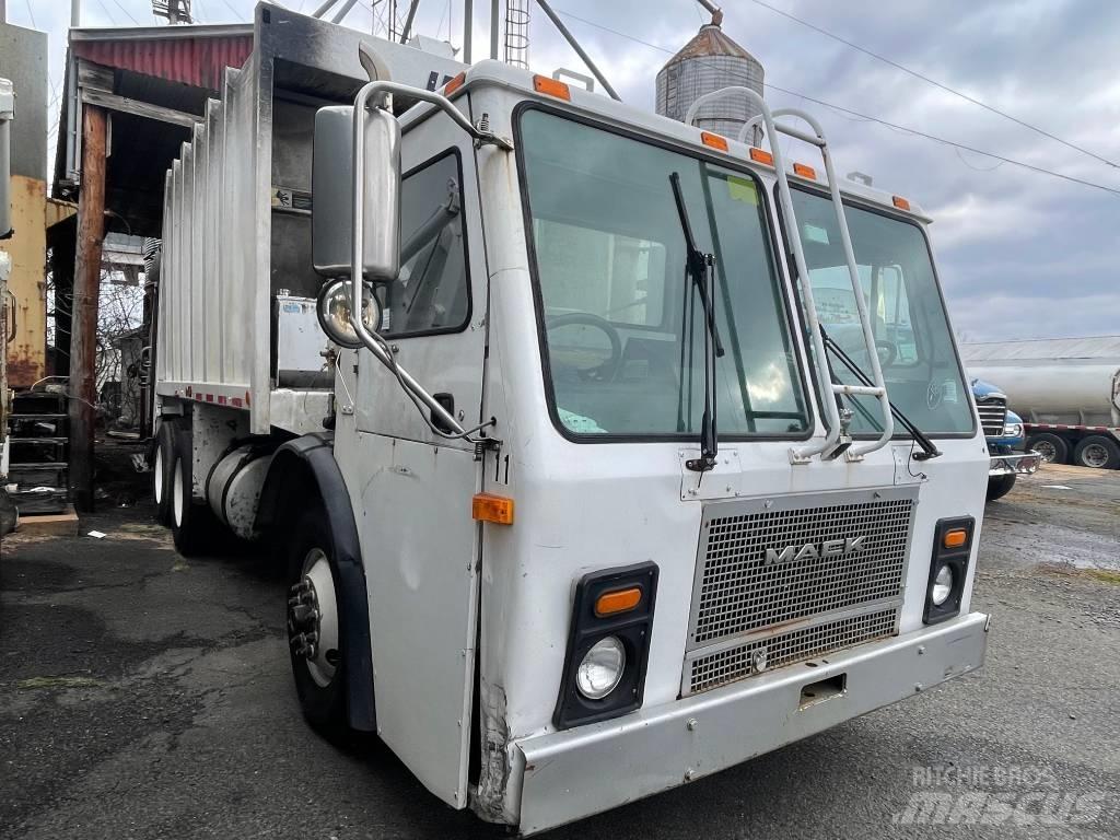 Mack LE613 垃圾车