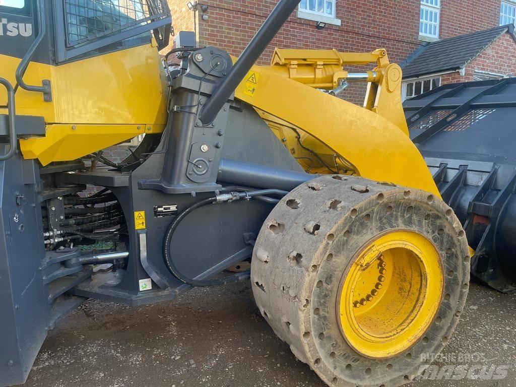 Komatsu WA 470 轮式装载机