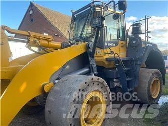 Komatsu WA 470 轮式装载机