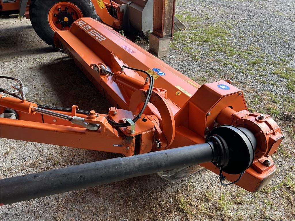 Agrimaster FZL250 牧场割草机和切顶器