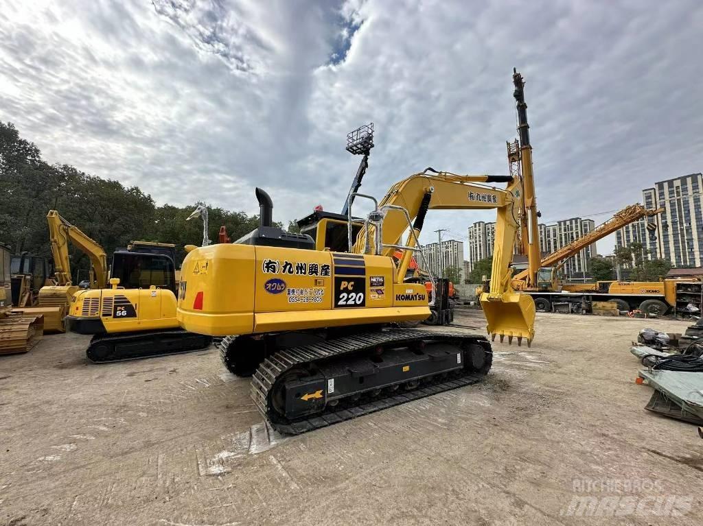 Komatsu pc220 履带挖掘机