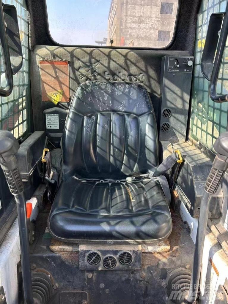 Bobcat S 753 滑移装载机