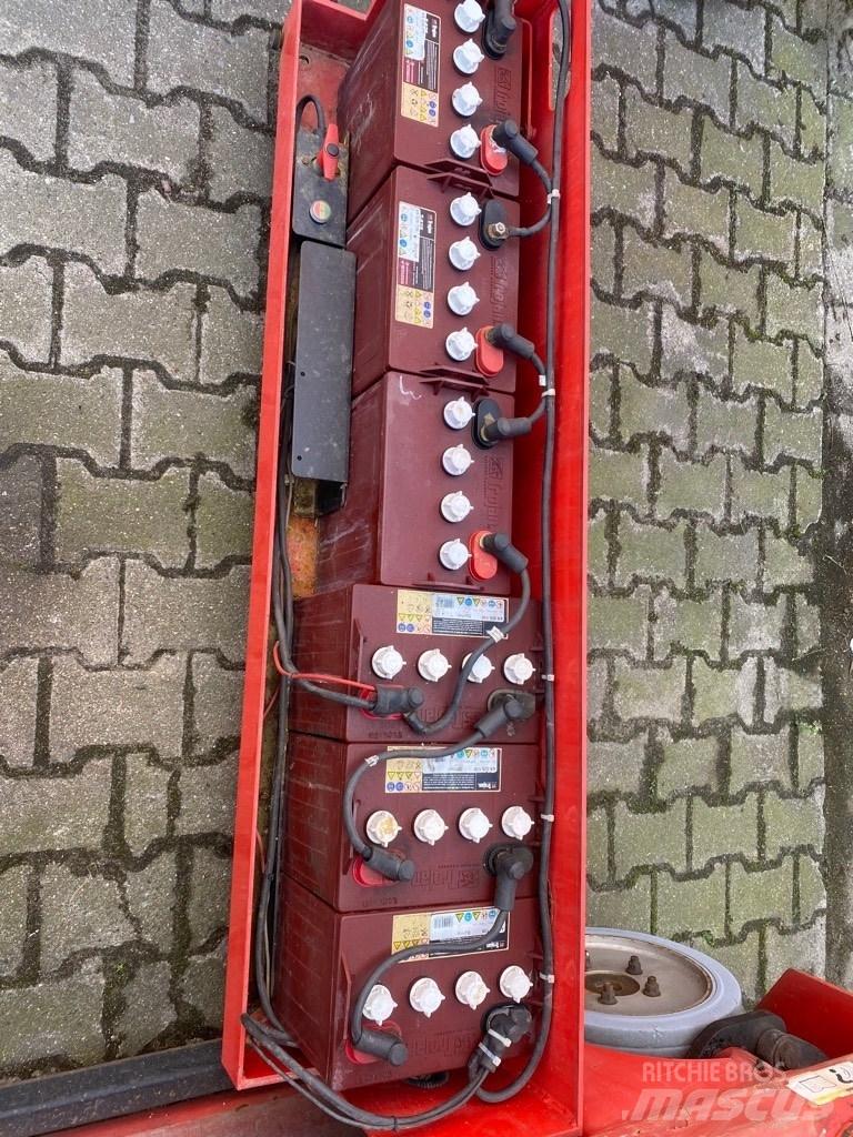 SkyJack SJ4620 剪叉式升降机