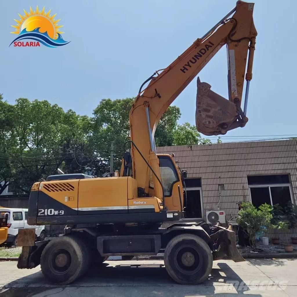 Hyundai R210W-9 轮式挖掘机