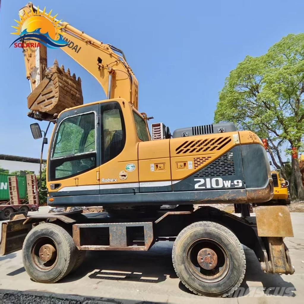 Hyundai R210W-9 轮式挖掘机