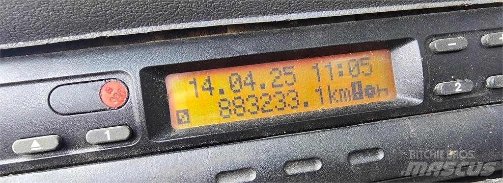 Sisu E12M 8X4 自卸式货车