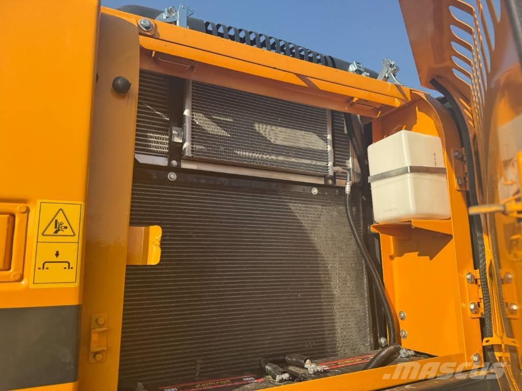 Hyundai HX 220 履带挖掘机