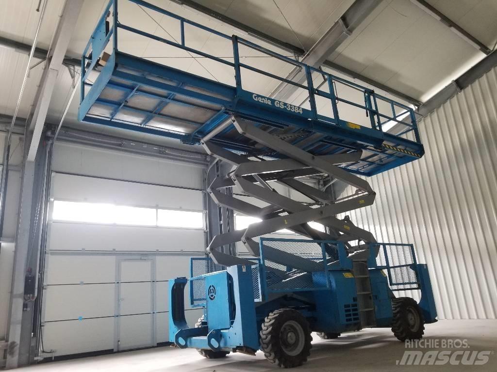 Genie GS3384 RT 4x4 剪叉式升降机