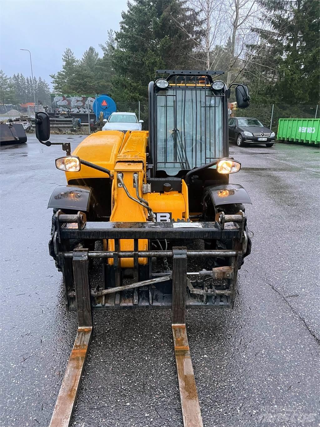 JCB 525-60T5 伸缩臂叉装车|叉装车