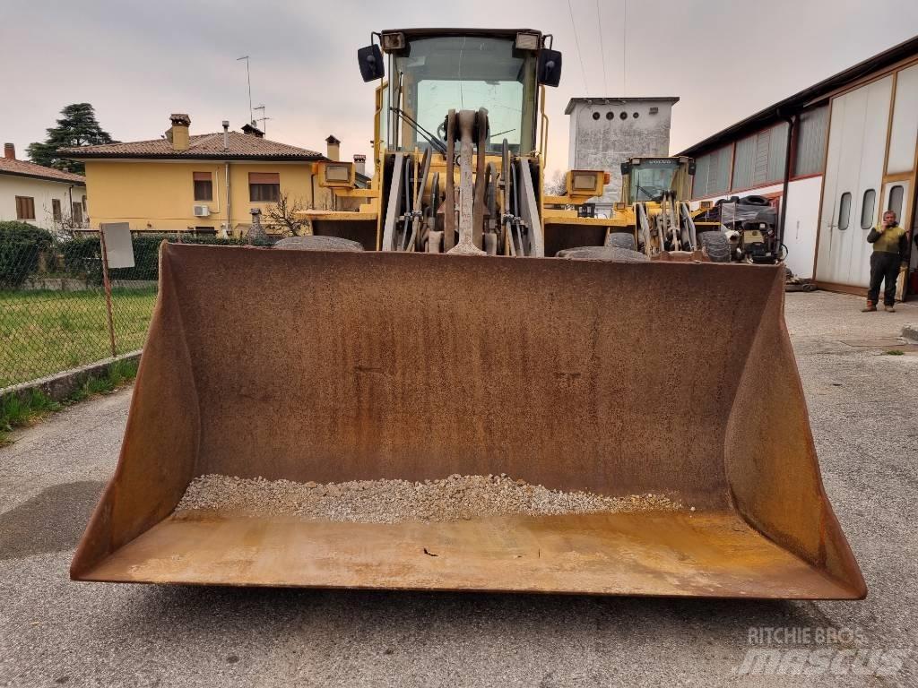 Volvo BM L120C 轮式装载机