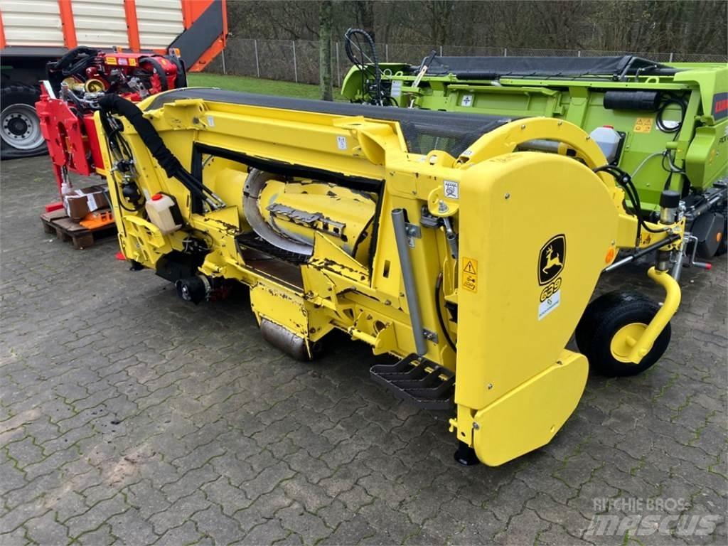John Deere 8300i 青饲料收获机