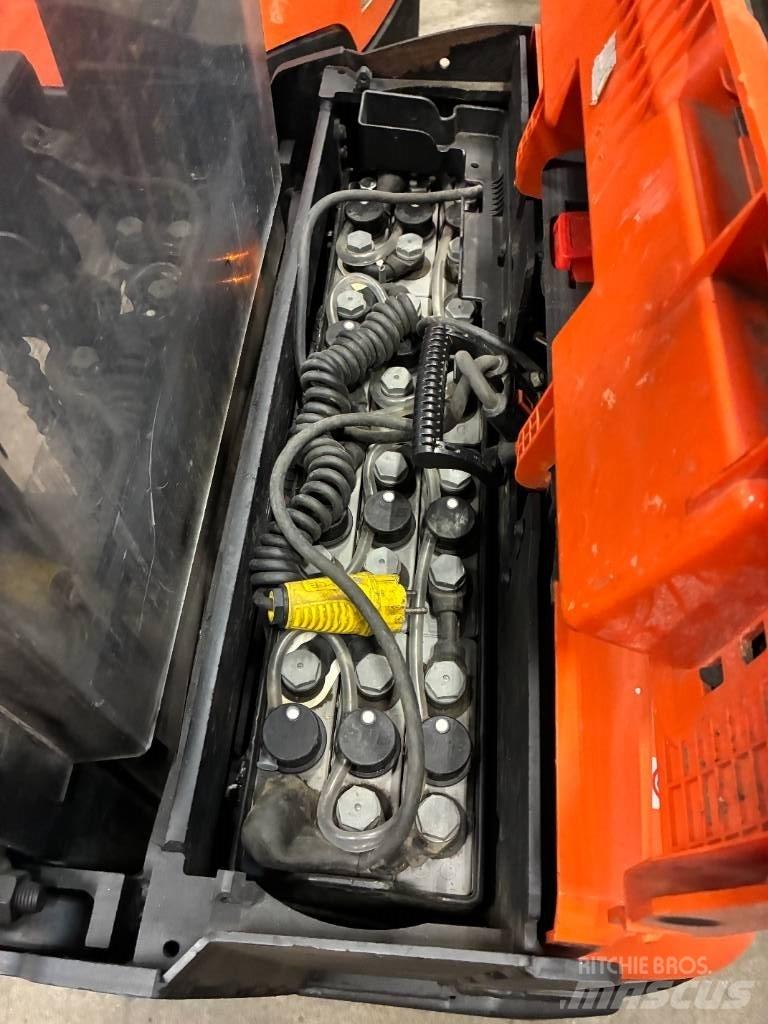 Toyota SWE120L 手推堆垛车