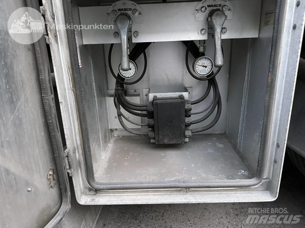 Limetec VPU 438 厢式拖车