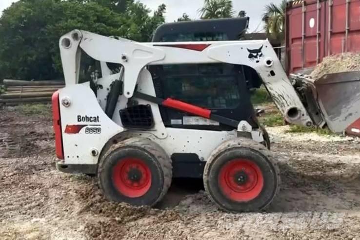 Bobcat S650 滑移装载机
