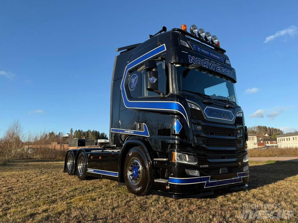 Scania R 650 牵引车