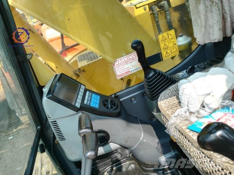 Komatsu PC 128 US-8 中型挖掘机