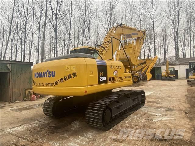 Komatsu pc220-8 履带挖掘机