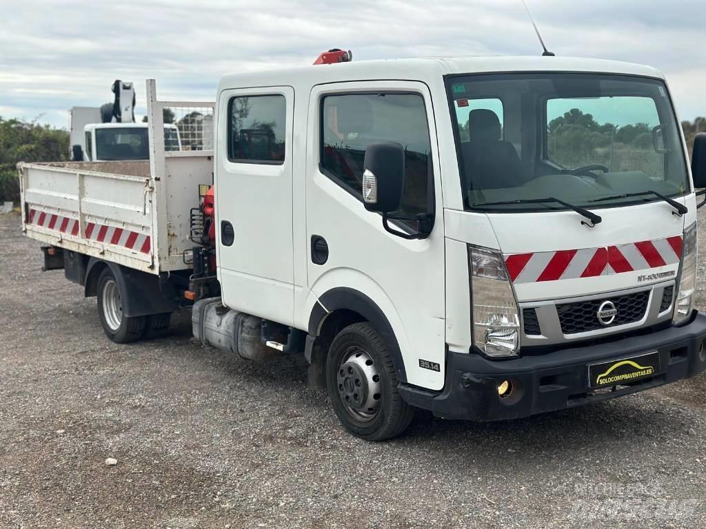 Nissan NT 400 皮卡车
