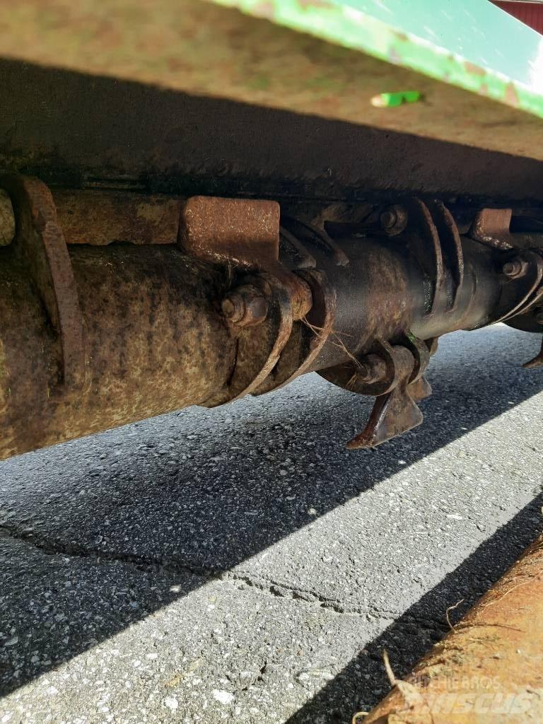 Cabe 250 Finlandia 牧场割草机和切顶器