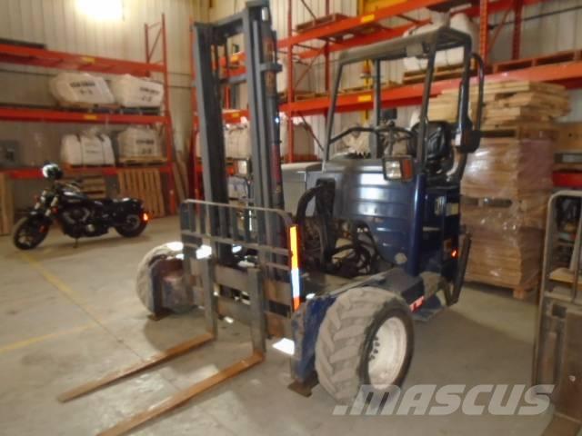 Moffett M45 越野叉车|叉装车