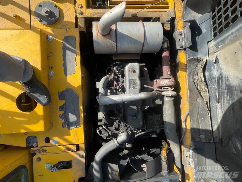 JCB JS 145 W 轮式挖掘机