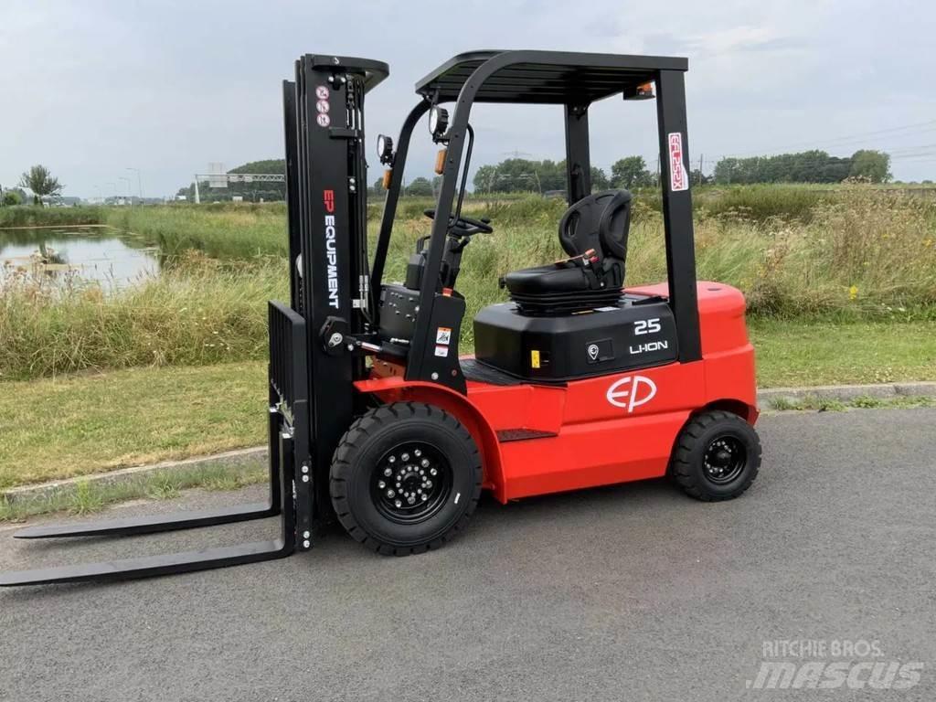 EP EFL 252 XS 电动叉车