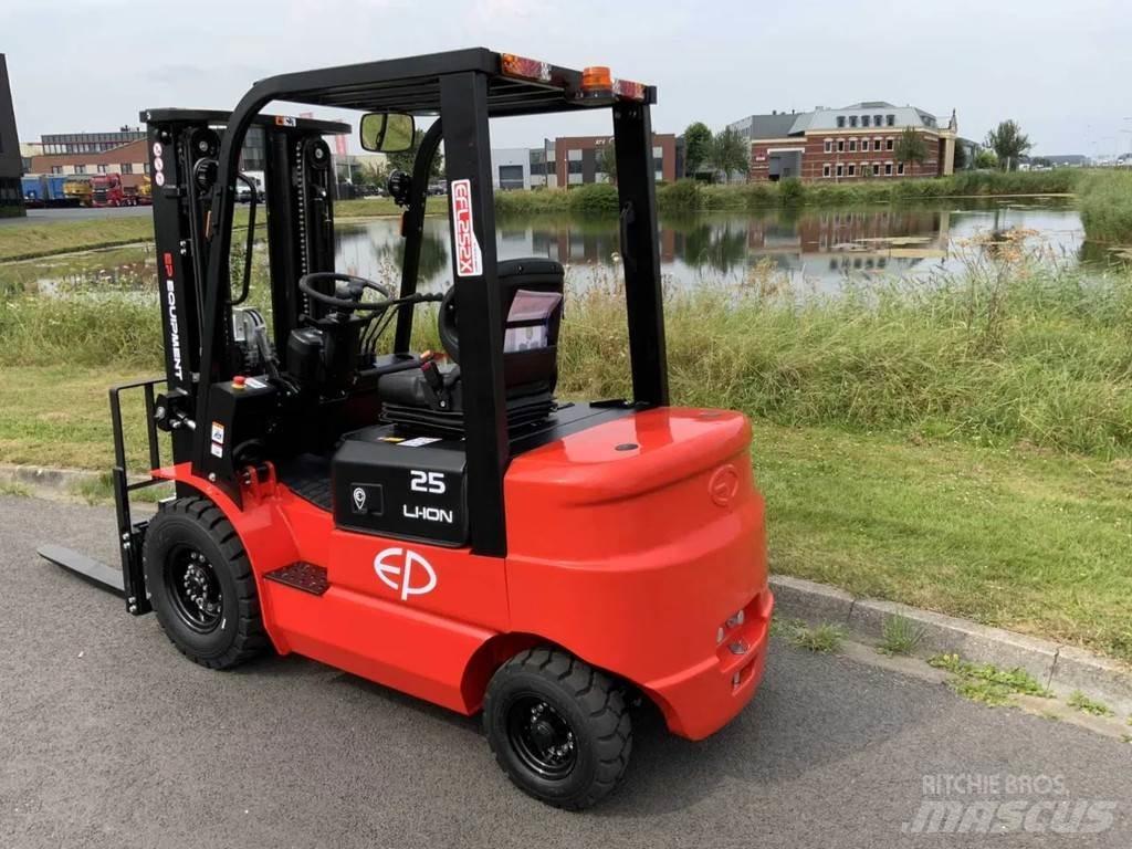 EP EFL 252 XS 电动叉车