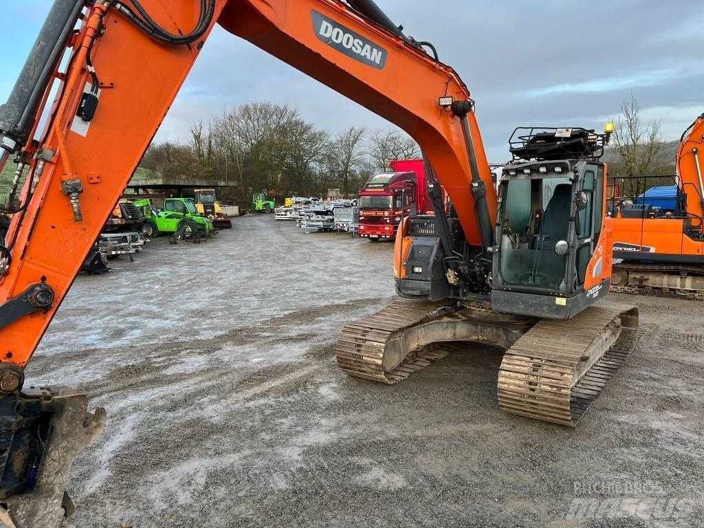 Doosan DX 235 履带挖掘机