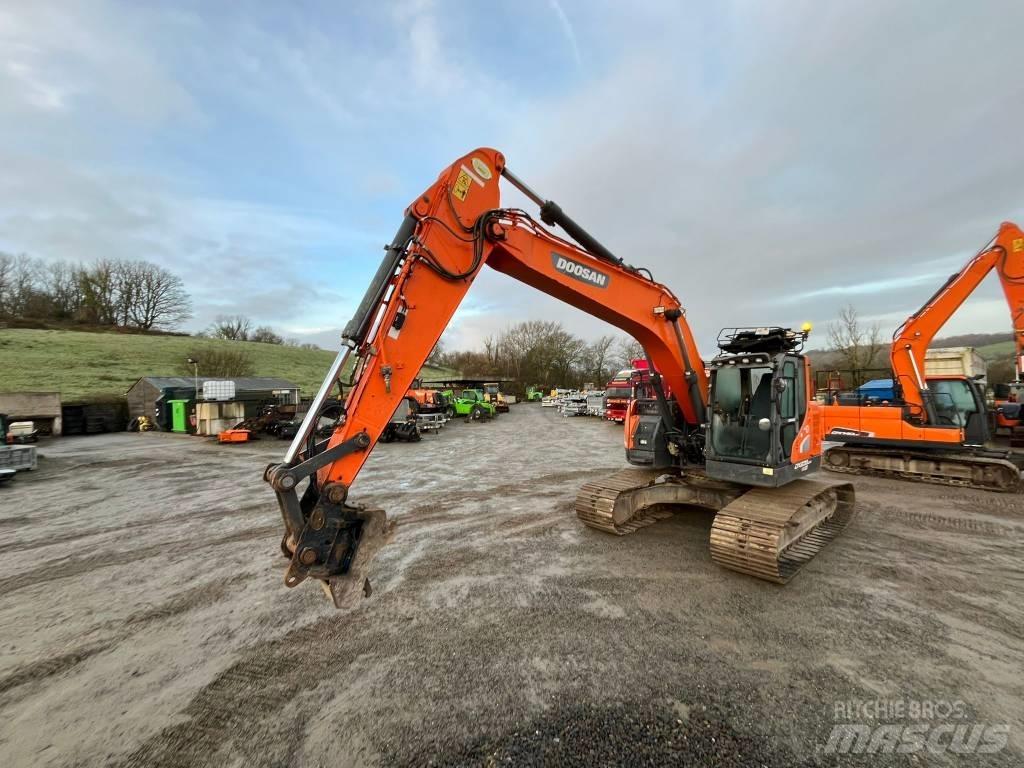 Doosan DX 235 履带挖掘机