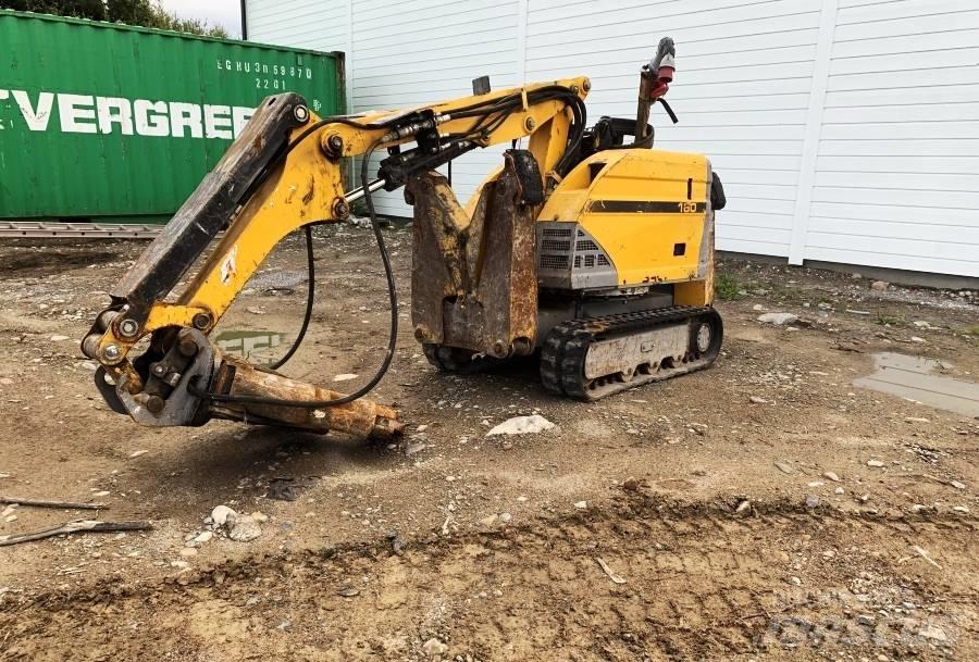 Brokk 160 组装挖掘机