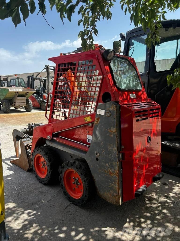 Bobcat S 70 滑移装载机