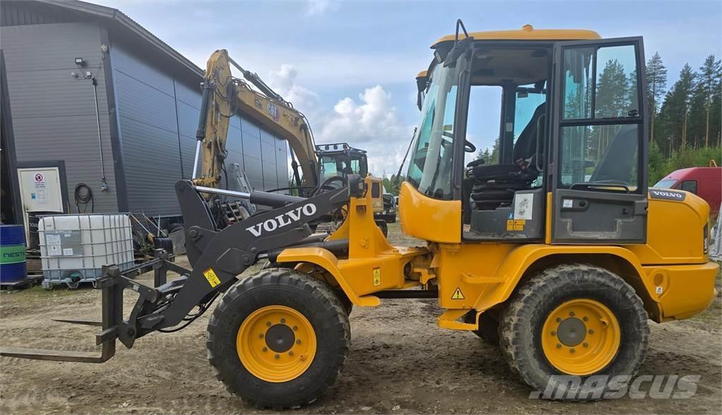 Volvo L30G 轮式装载机