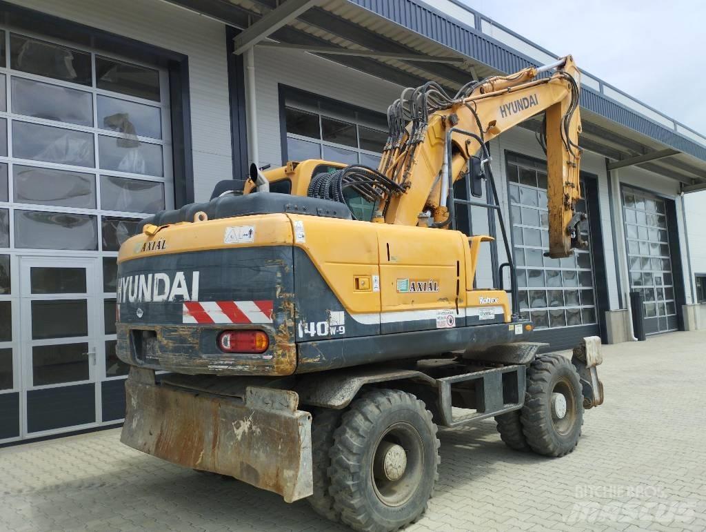 Hyundai 140W 中型挖掘机