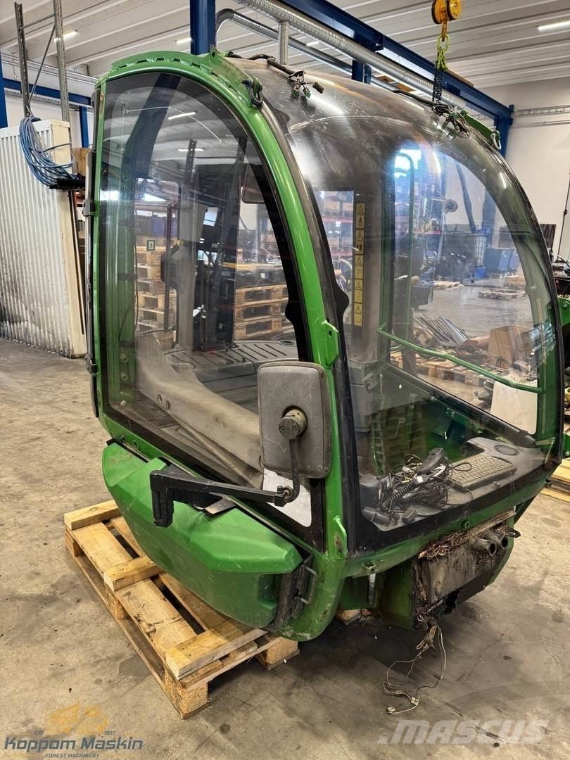 John Deere 1210E 驾驶室与内部