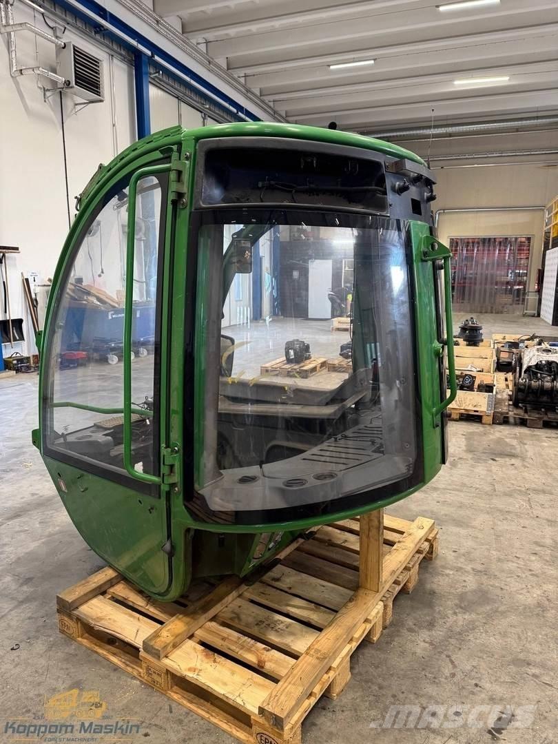 John Deere 1210E 驾驶室与内部