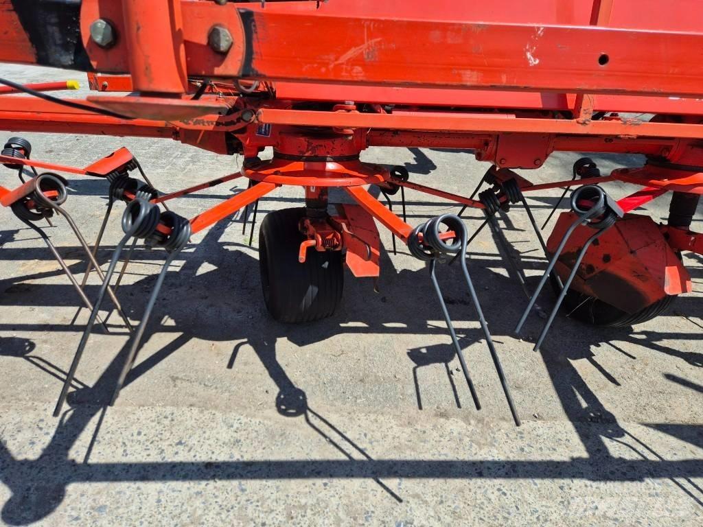 Kuhn GF 8501 MHO 犁耙和摊草机