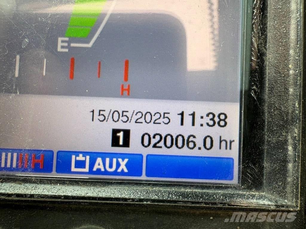 Takeuchi TB 240 小型挖掘机