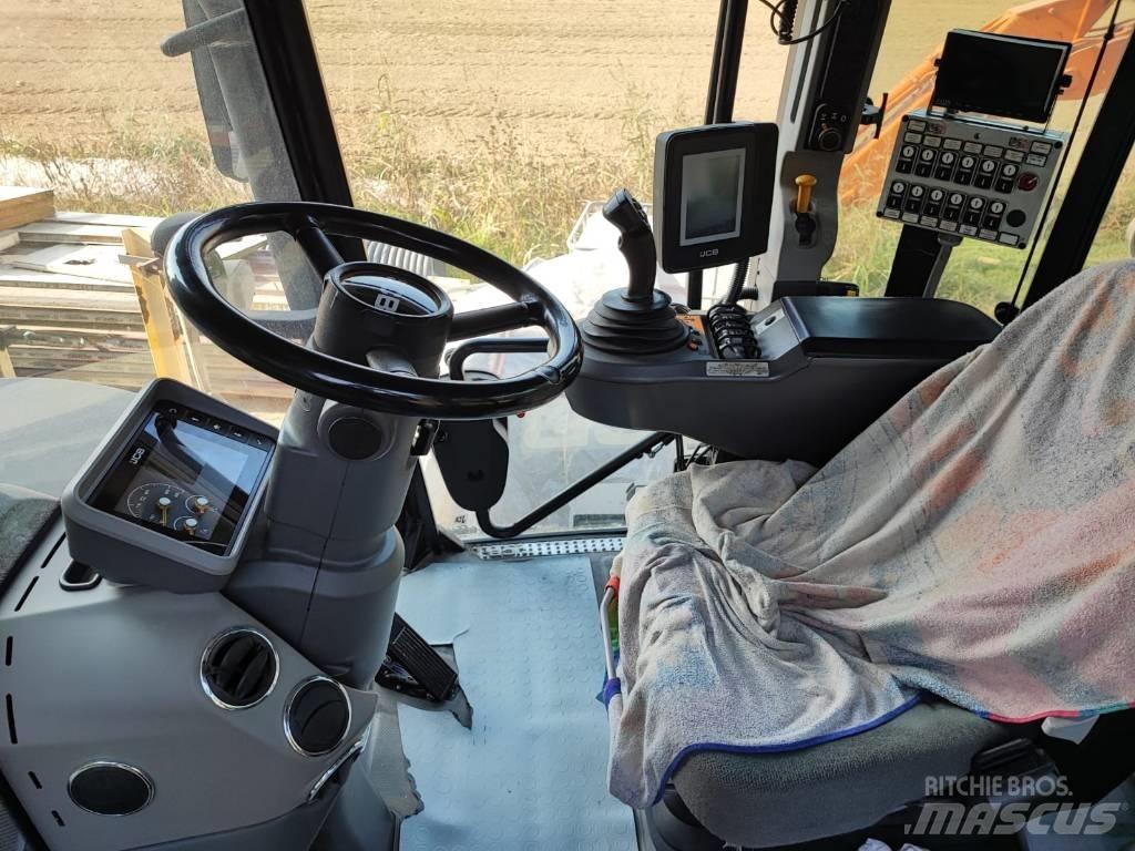 JCB Fastrac 4220 拖拉机/农用车