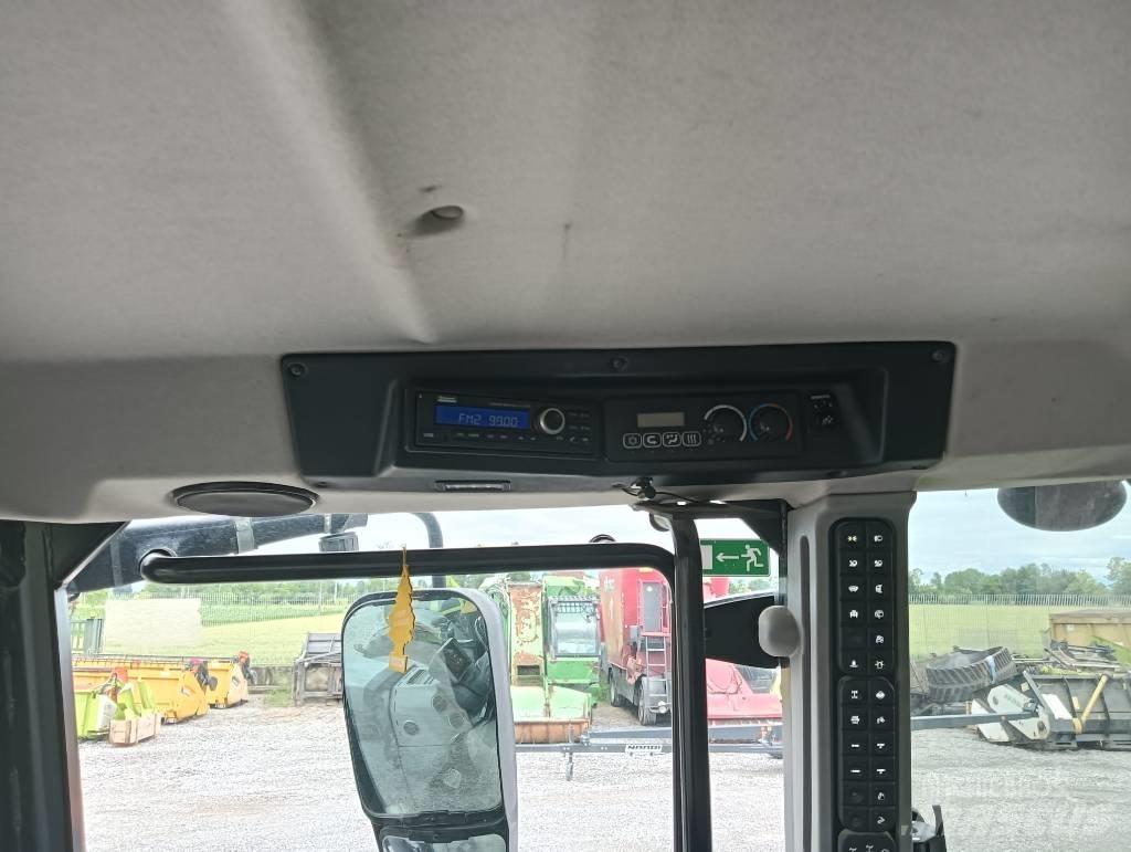 JCB Fastrac 4220 拖拉机/农用车